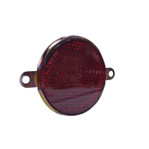 The reflector is a round red cataphot with a diameter of 80 mm FP-310